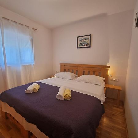 Cozy Apartments With Seafront Terraces Omiš Zimmer foto