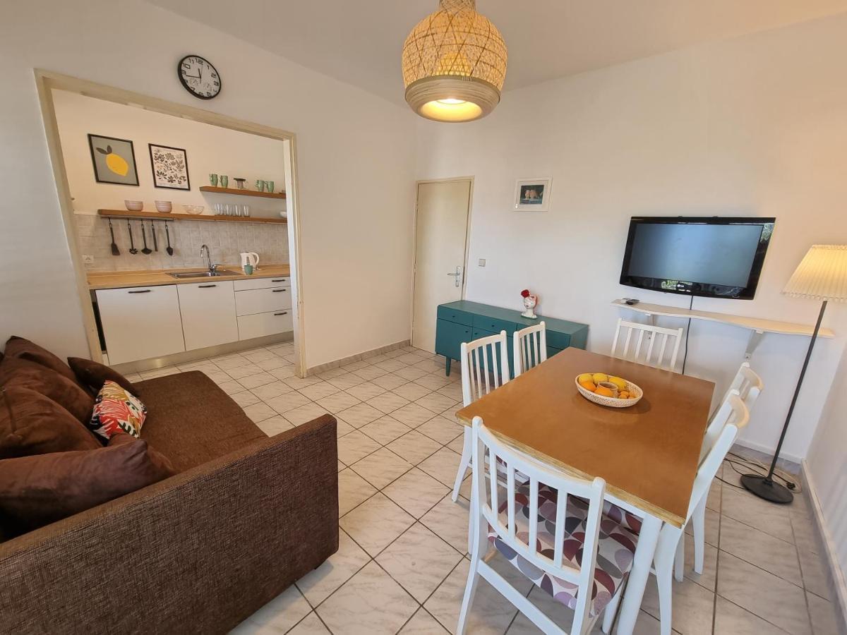 Cozy Apartments With Seafront Terraces Omiš Exterior foto