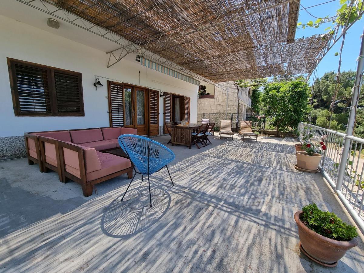 Cozy Apartments With Seafront Terraces Omiš Exterior foto