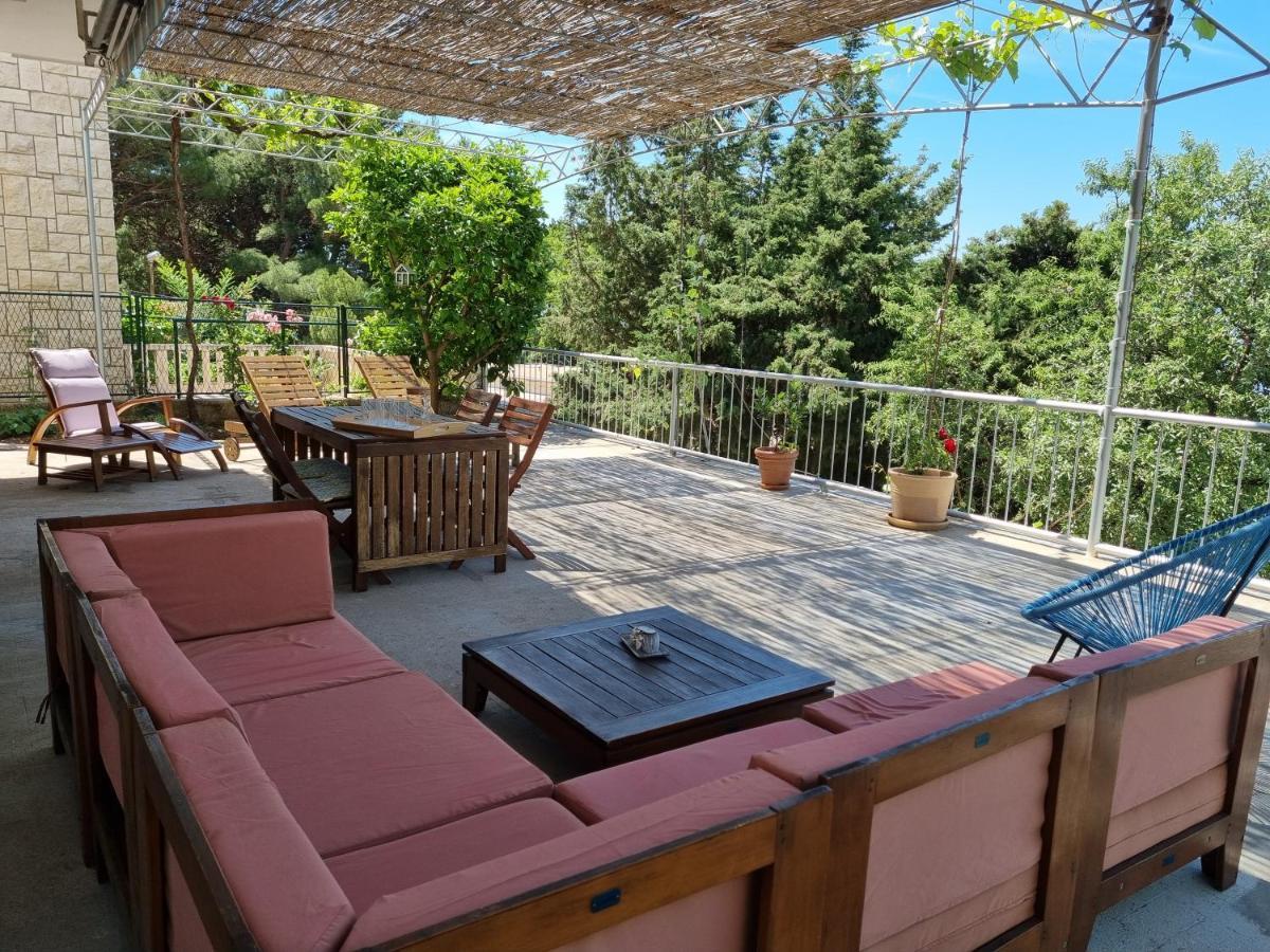 Cozy Apartments With Seafront Terraces Omiš Exterior foto