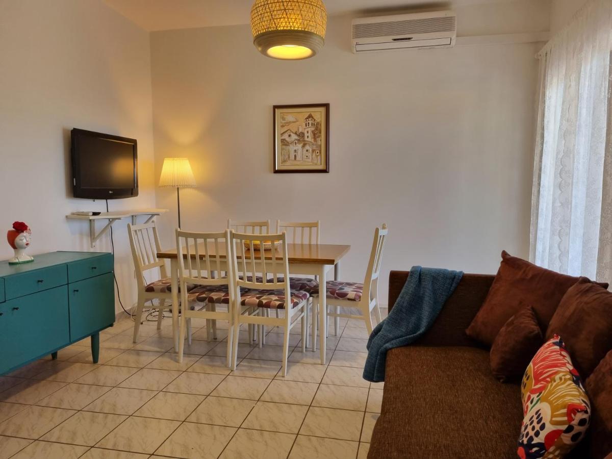 Cozy Apartments With Seafront Terraces Omiš Exterior foto